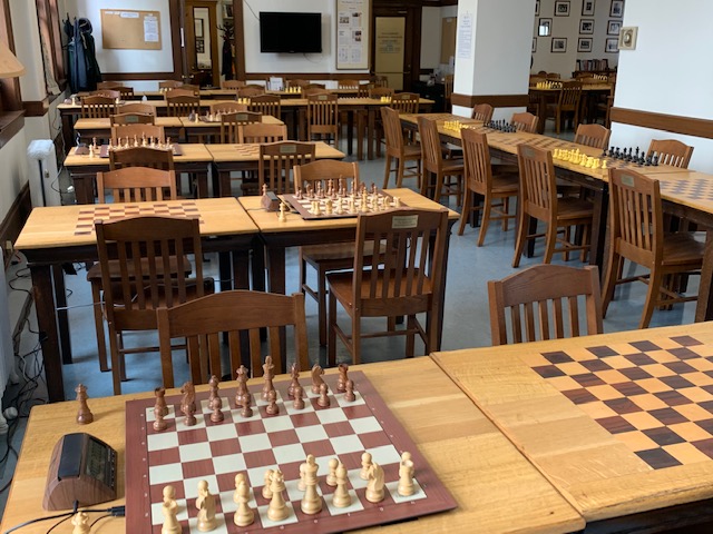 1. d4 for the Win?! Chess in the Café! 